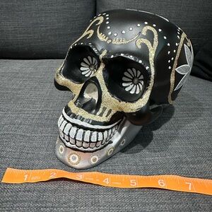 Black glittered skull